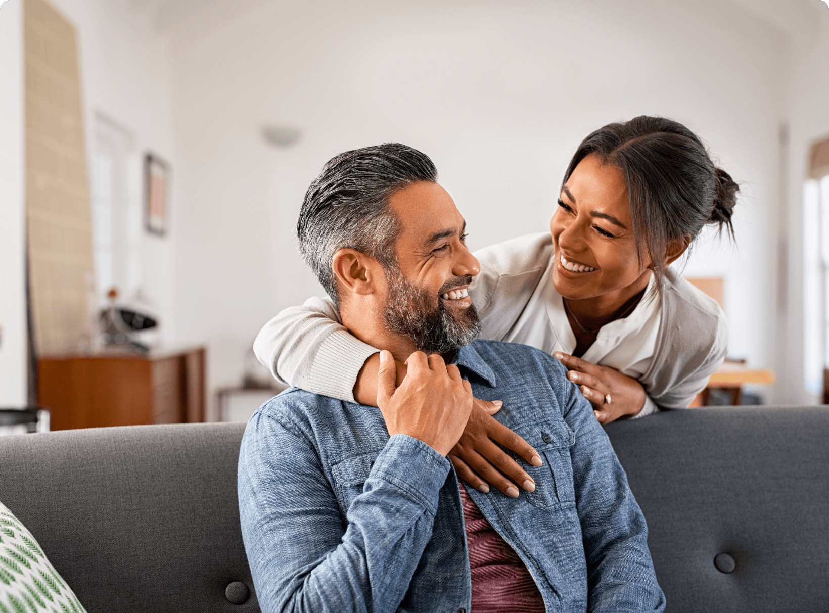 woman-and-bearded-man-couch-img